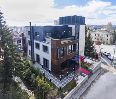 Ankara Özgüven İnşaat Yönetim Binası